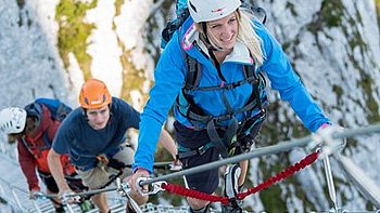 Outdoor Leadership hat den Donnerkogel Klettersteig mit der Himmelsleiter errichtet. (Foto: Outdoor Leadership / Heli Putz)